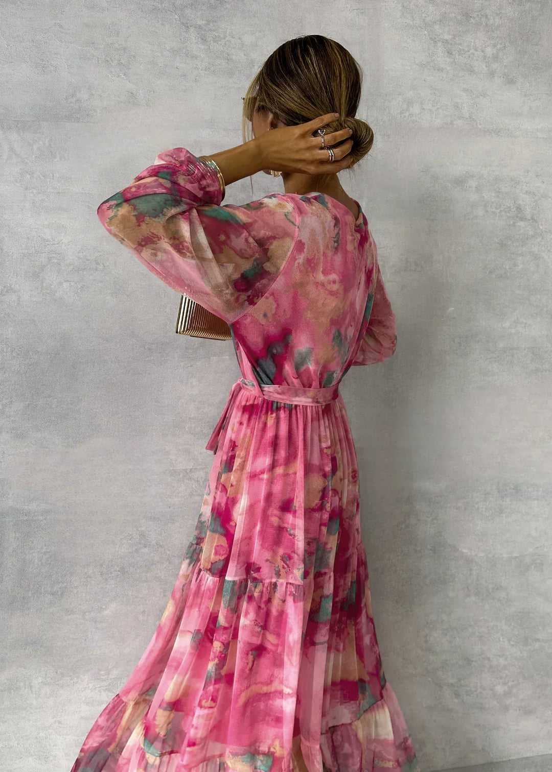 Theresia – Maxikleid mit Aquarellmuster und Bindegürtel