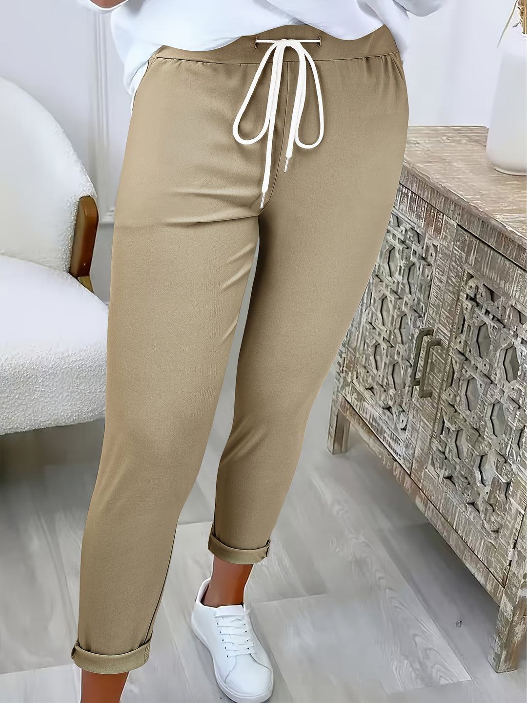 Abriana – Schlanke Jogginghose mit Kordelzug
