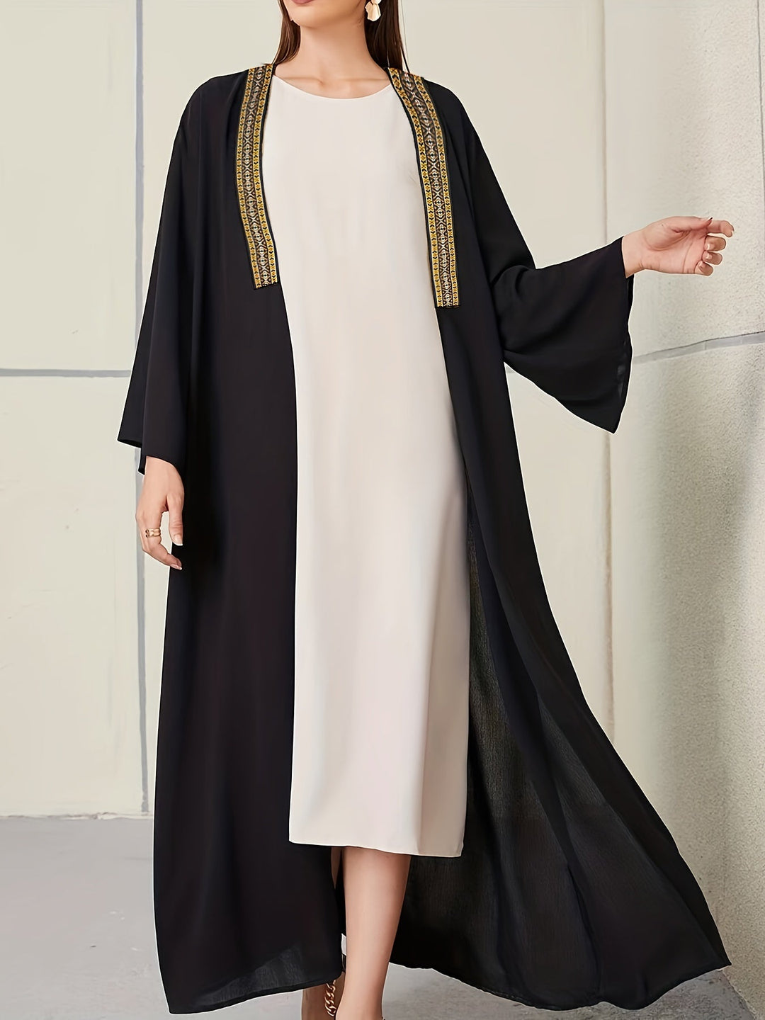Esra – Bestickter Kaftan