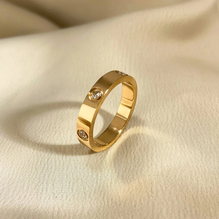 Schlanker Moderner Goldring