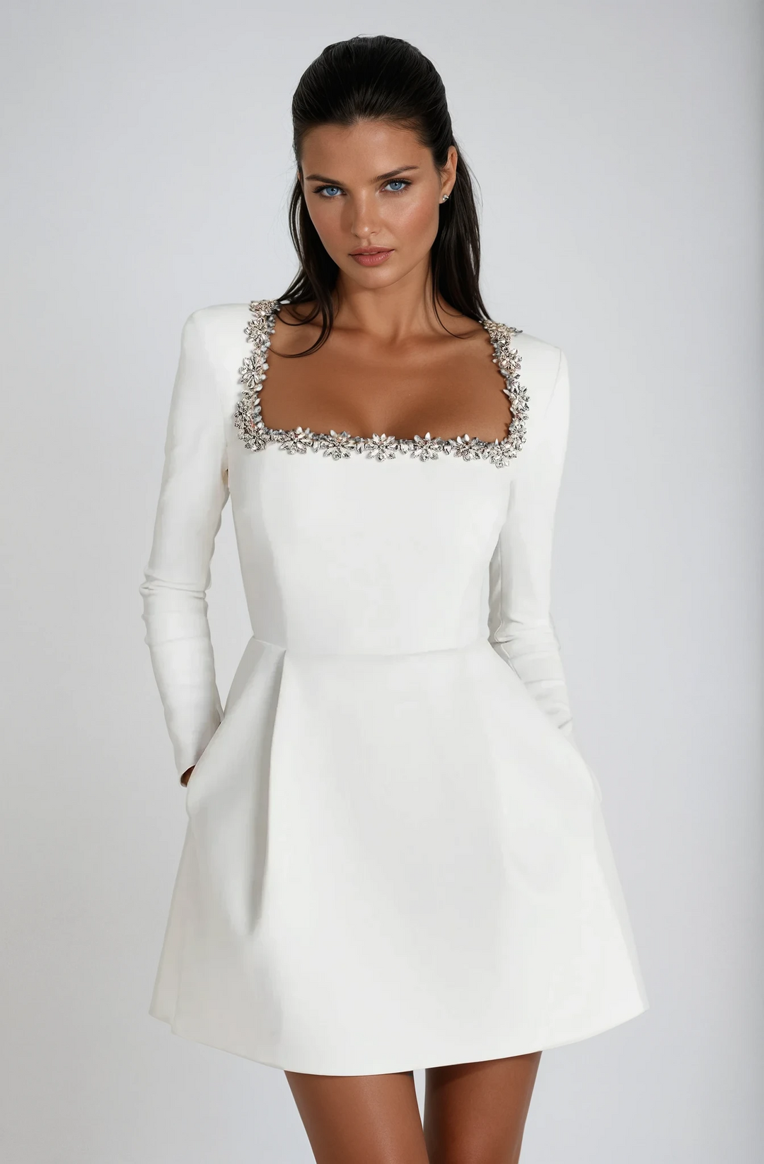 Hilde – Verziertes Minikleid