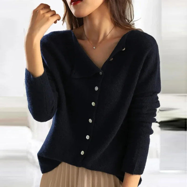 Delara – Asymmetrischer Knopf-Pullover