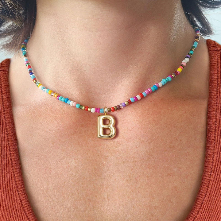 Bunte Buchstabenblasen-Halskette