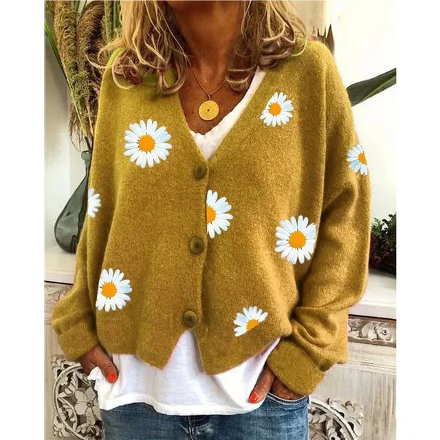 Theresia – Bestickte Gänseblümchen-Strickjacke