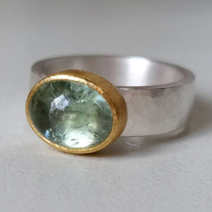 Vintage Grüner Ring mit Rundem Stein