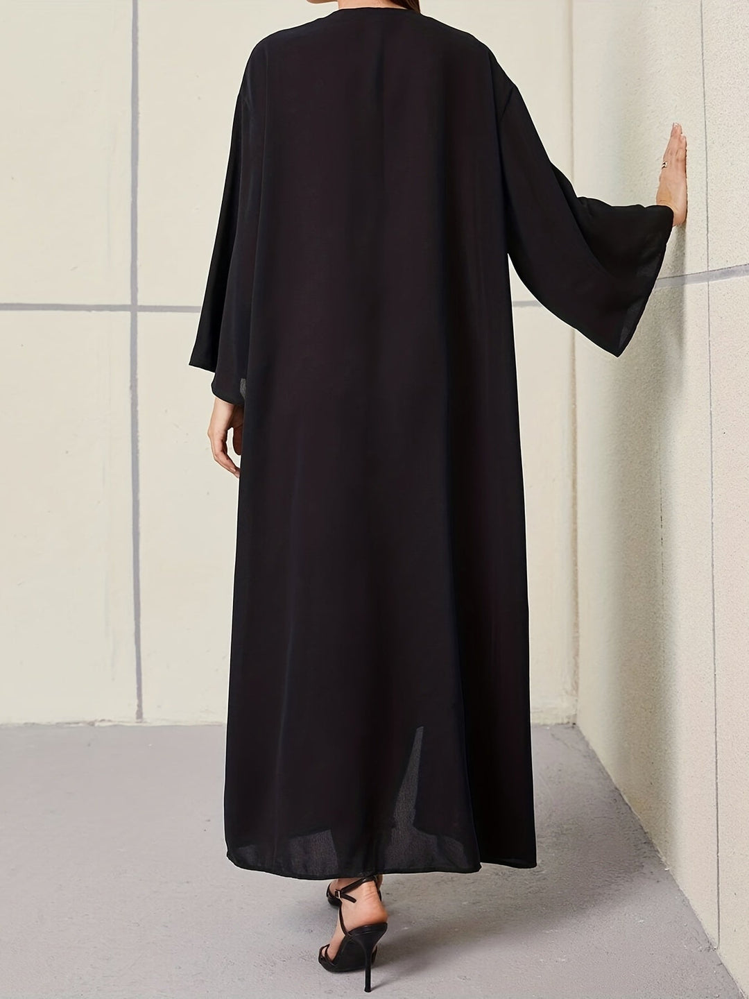 Esra – Bestickter Kaftan