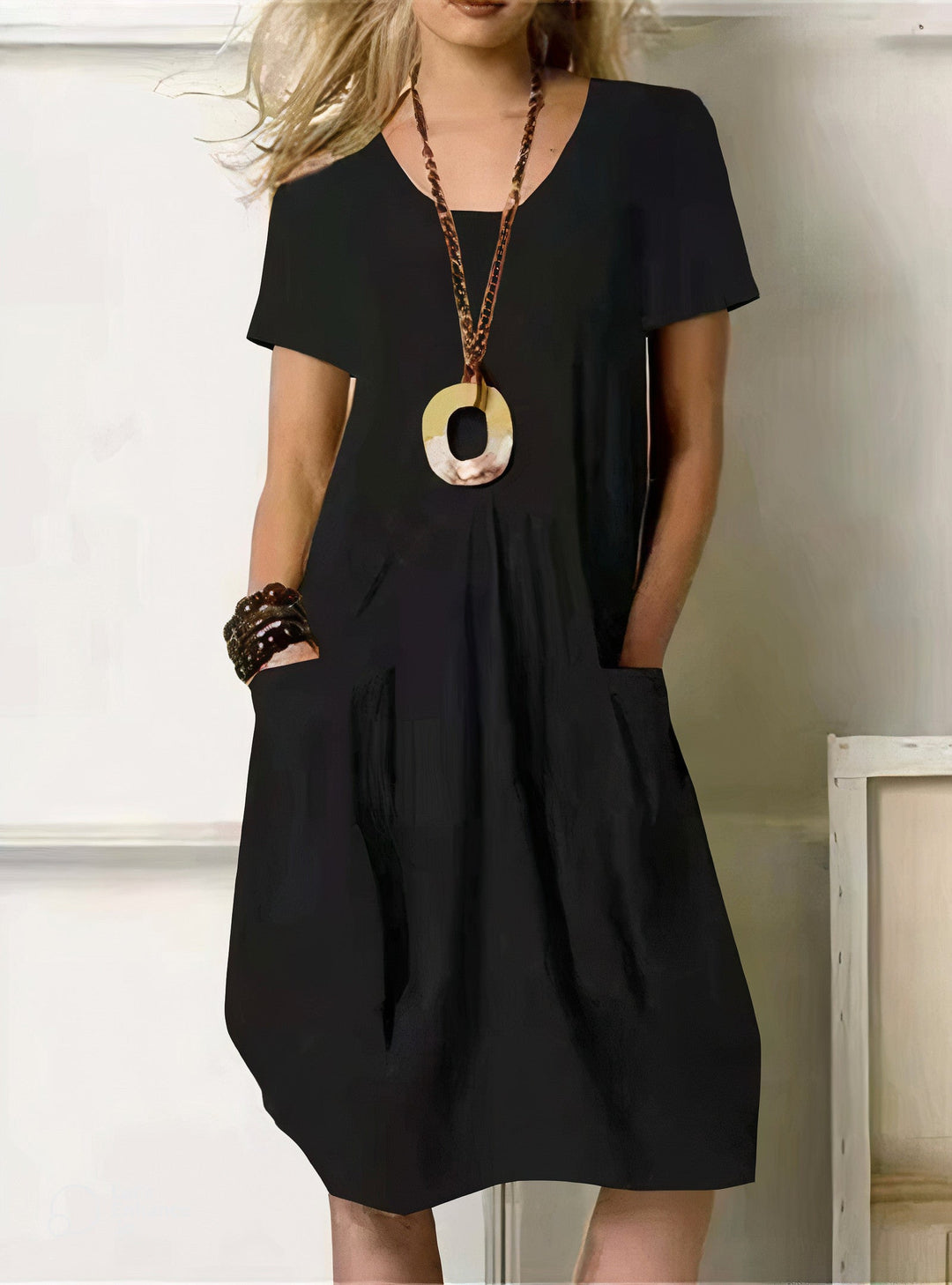 Tessina – Lockeres Kurzarmkleid mit Faltendetail