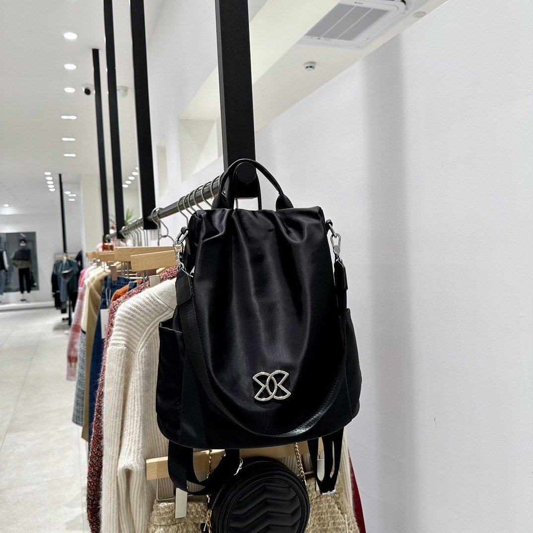 Xamira – Elegante Tragetasche mit Metallakzent