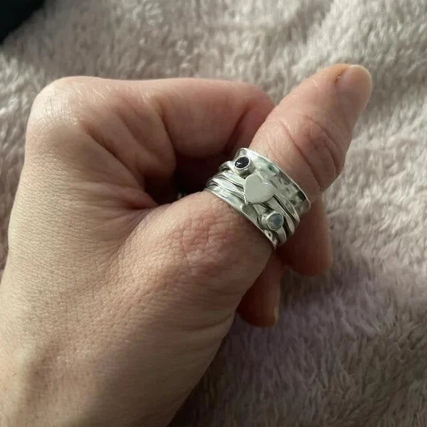 Handgefertigter Herz-Drehring