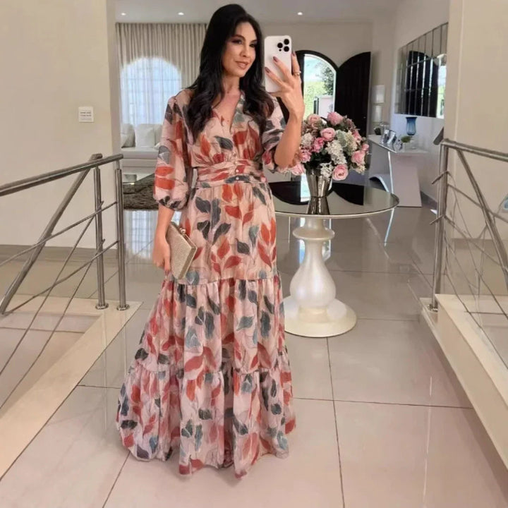 Dajana – Maxikleid mit Blattprint und Wickeloptik