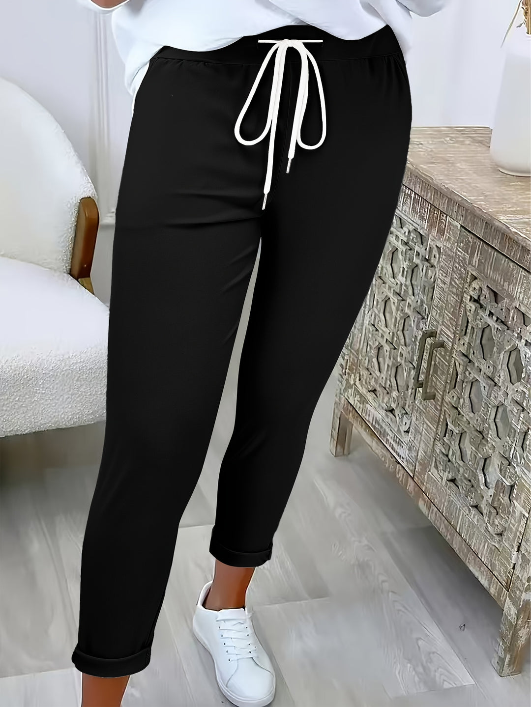 Abriana – Schlanke Jogginghose mit Kordelzug