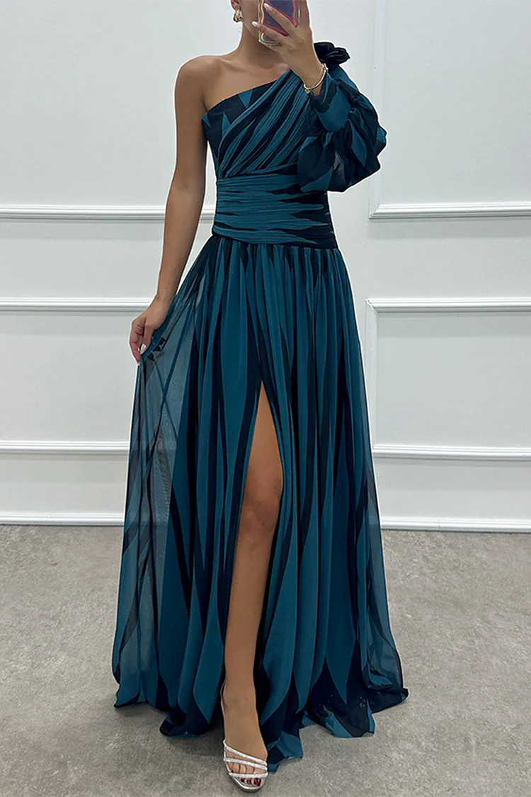 Julika – Einarmiges Plissee-Abendkleid
