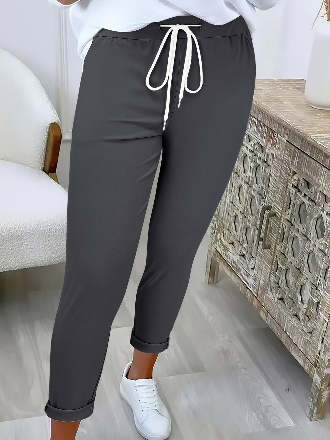 Abriana – Schlanke Jogginghose mit Kordelzug