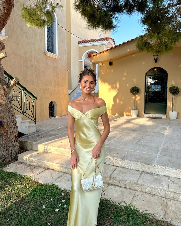 Hilona – Schulterfreies Satinkleid