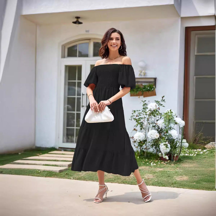 Selene – Schulterfreies Midikleid mit Smok-Details
