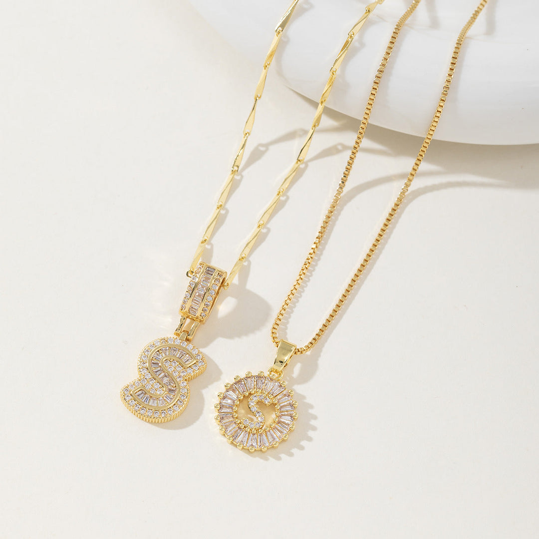 Elegantes 2er-Set Buchstabenanhänger-Halsketten