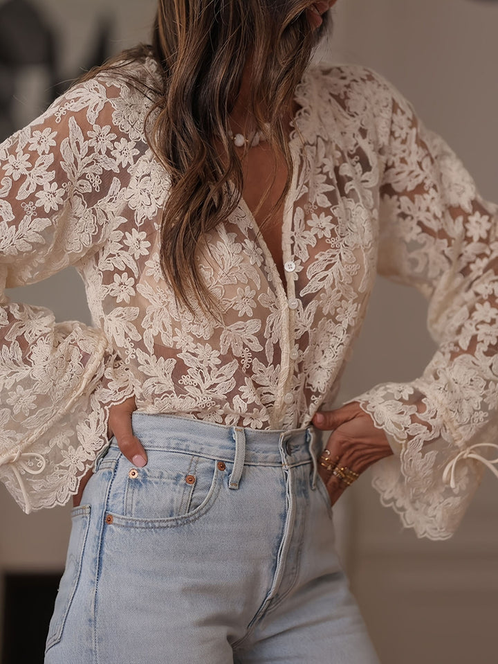 Celia – Transparente Häkelspitzenbluse mit Blumenmuster