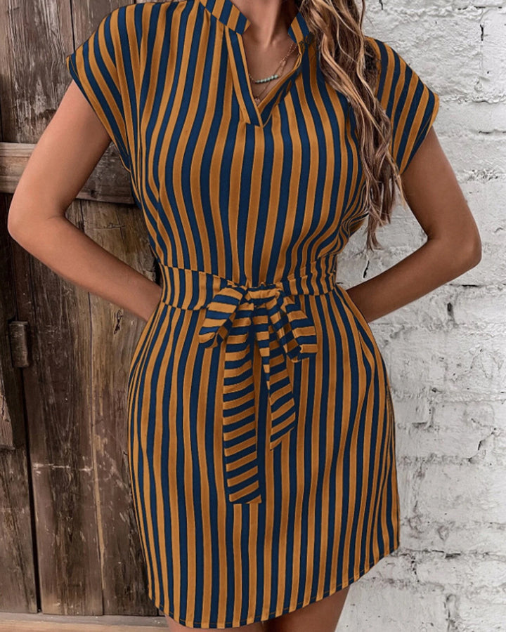 Gretchen – Gestreiftes Taillenkleid mit Bindegürtel