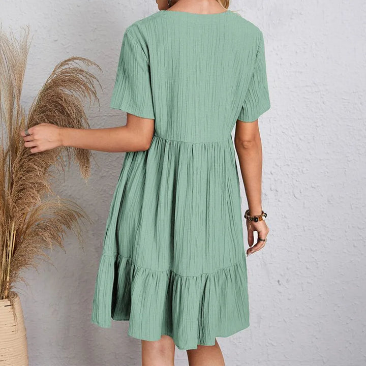 Aenora – Lockeres Rüschensaumkleid