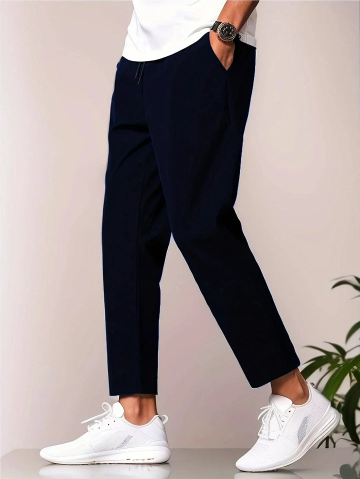 Tjark – Schlanke Joggerhose mit Kordelzug