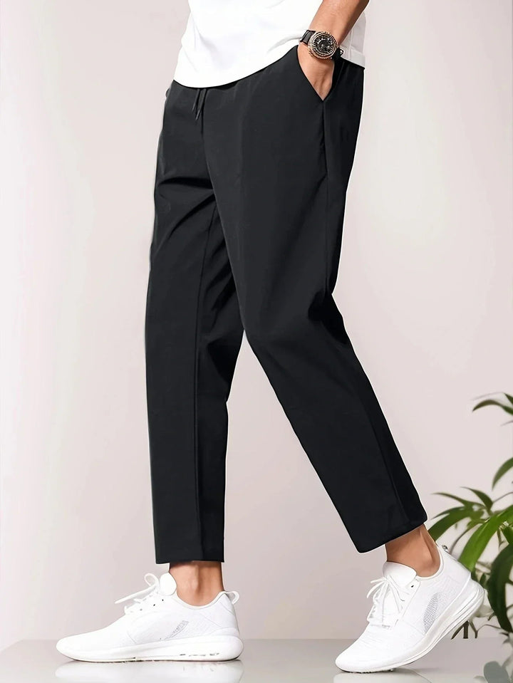 Tjark – Schlanke Joggerhose mit Kordelzug