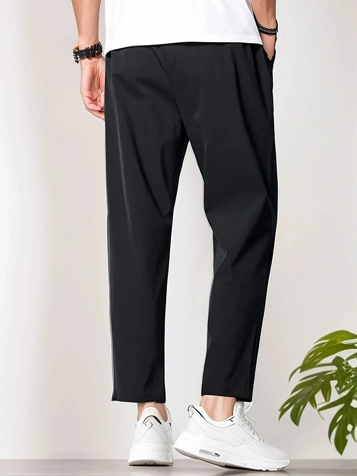 Tjark – Schlanke Joggerhose mit Kordelzug