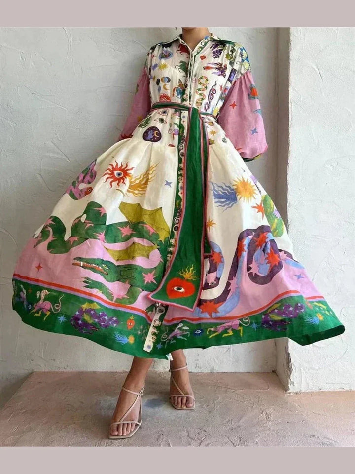 Thalea – Midikleid mit Mystik-Print und Taillengürtel